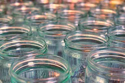 04-17Jars-Pixabay250