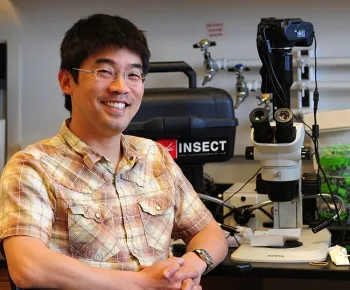 UC Davis community ecologist Louie Yang, professor in the Department of Entomology and Nematology.(Photo by Kathy Keatley Garvey)